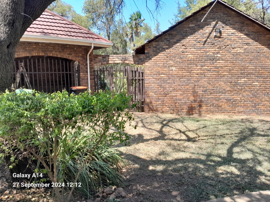 4 Bedroom Property for Sale in Waterval S H North West